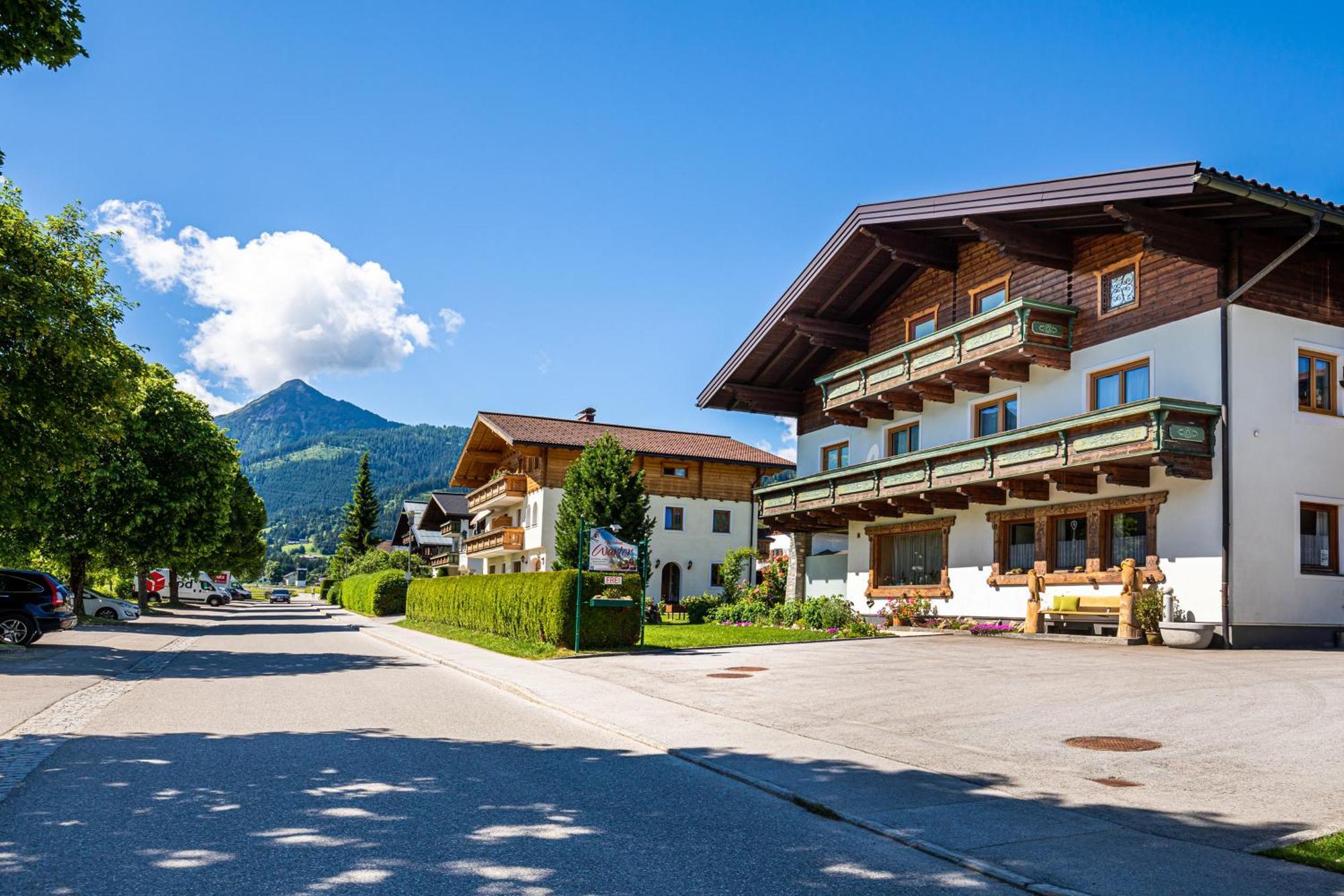 Holiday Im Gaestehaus Warter In Altenmarkt Altenmarkt im Pongau Exterior photo